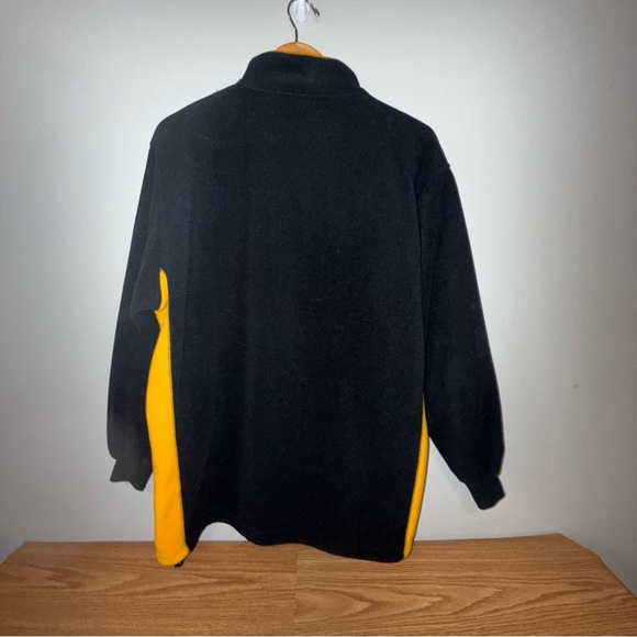 Hawkeye Pullover Size Large - Picture 2 of 5